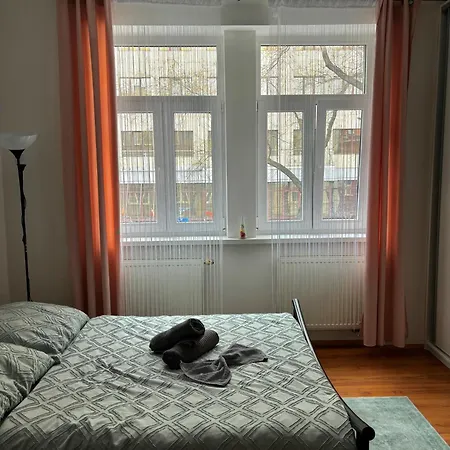 Anthony In Center Apartmán