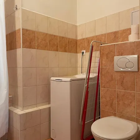 Anthony In Center * Bratysława