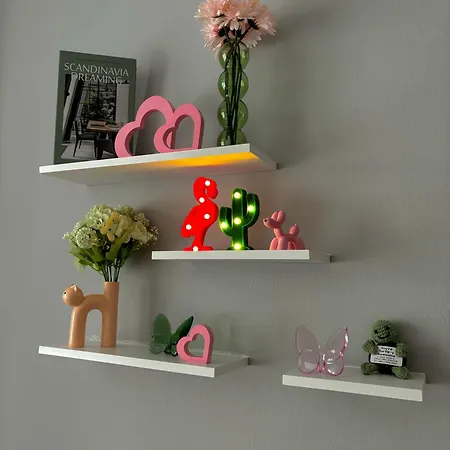 Daire Anthony In Center