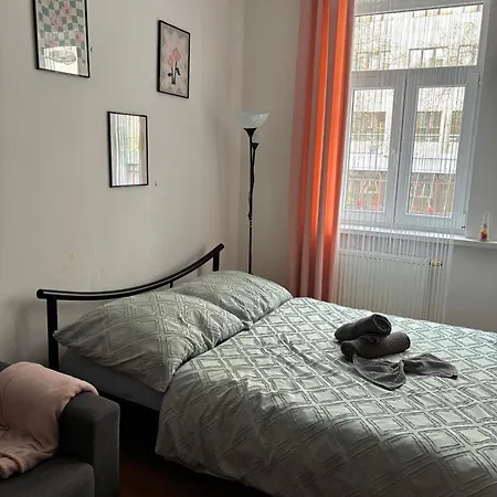 Anthony In Center * Bratislava