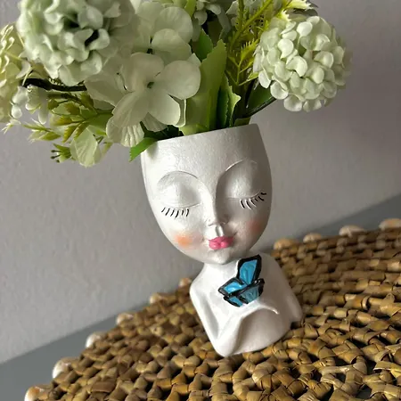 Anthony In Center Daire *